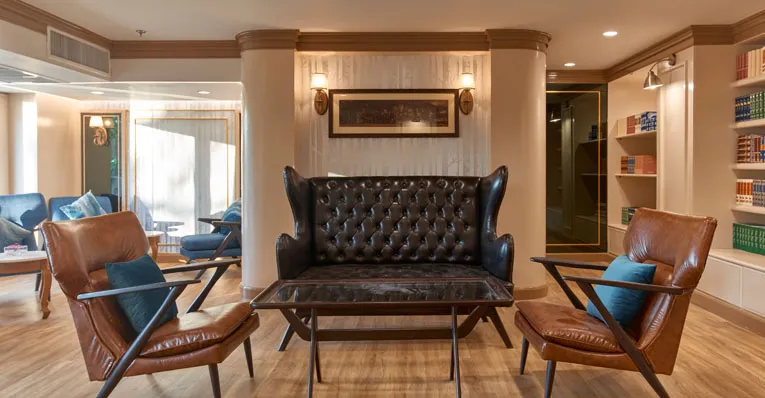 Tham Luang (VIP Lounge)