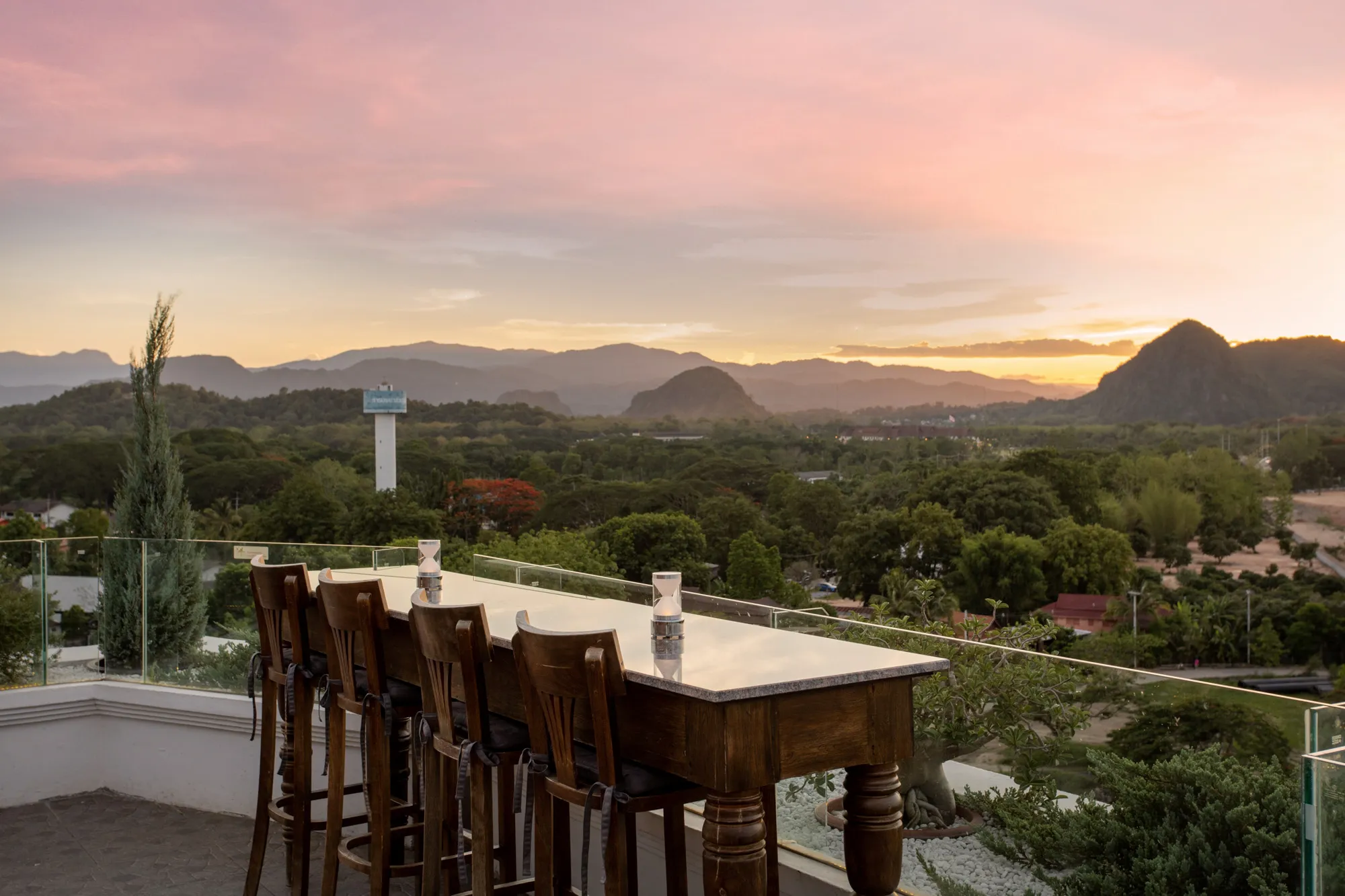 The Peak Wine & Grill 