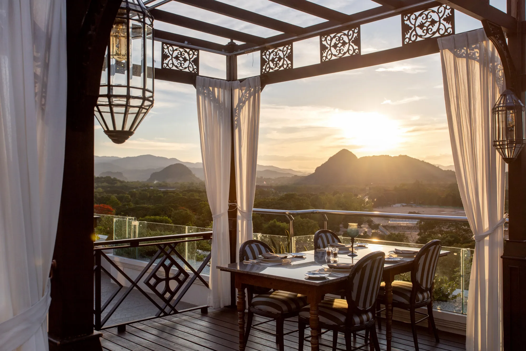 The Peak Wine & Grill 